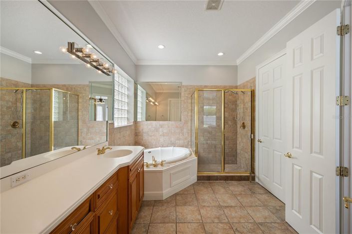 Image No.19-5 Bed Property for sale