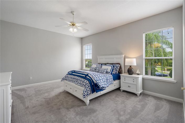 Image No.28-5 Bed Property for sale