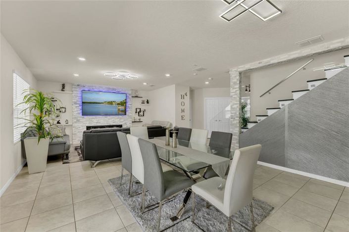 Image No.10-5 Bed Property for sale