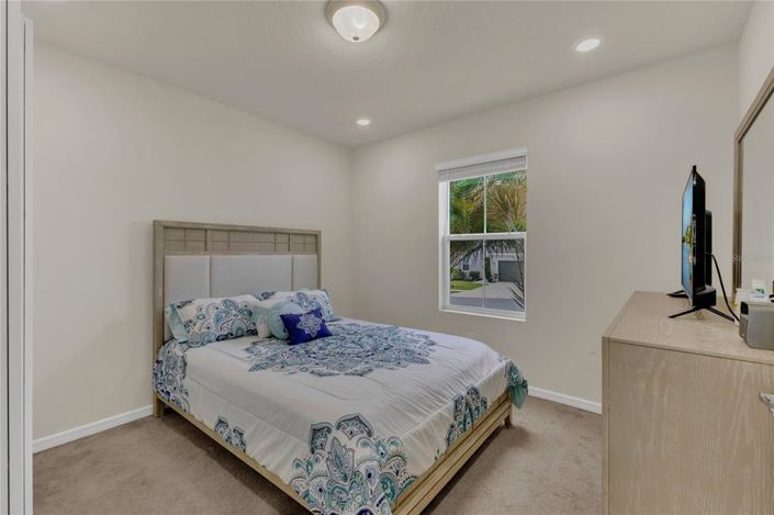 Image No.15-5 Bed Property for sale