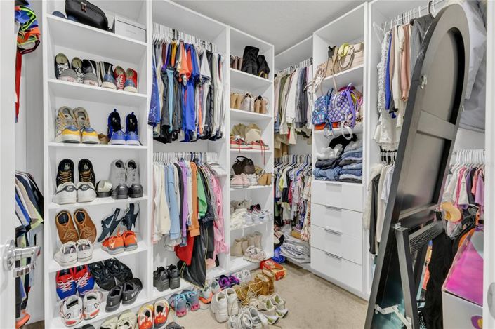 Image No.18-5 Bed Property for sale