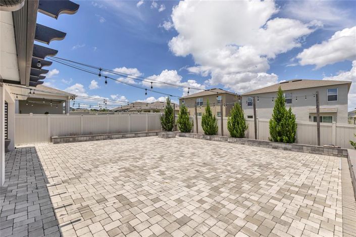 Image No.26-5 Bed Property for sale