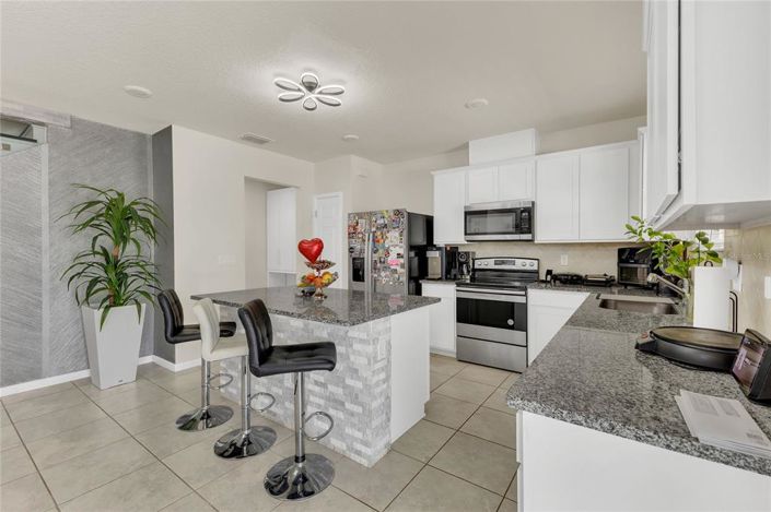 Image No.3-5 Bed Property for sale