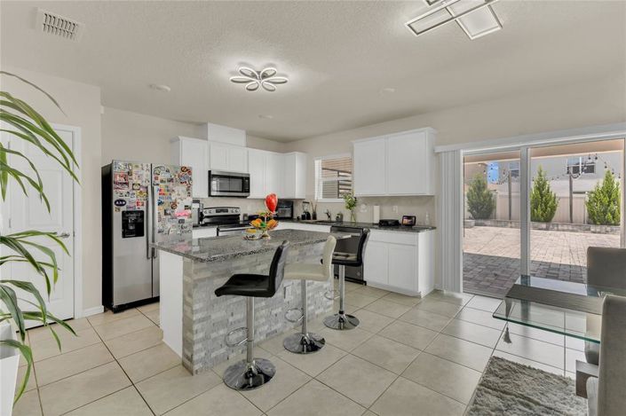 Image No.4-5 Bed Property for sale