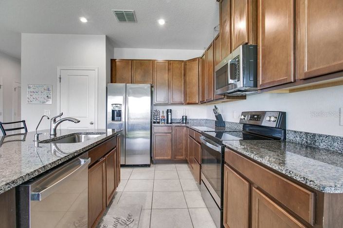 Image No.10-3 Bed Property for sale