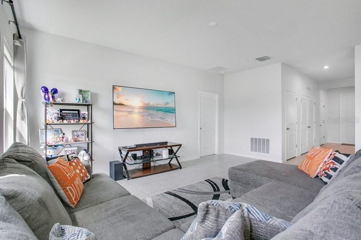 Image No.8-3 Bed Property for sale