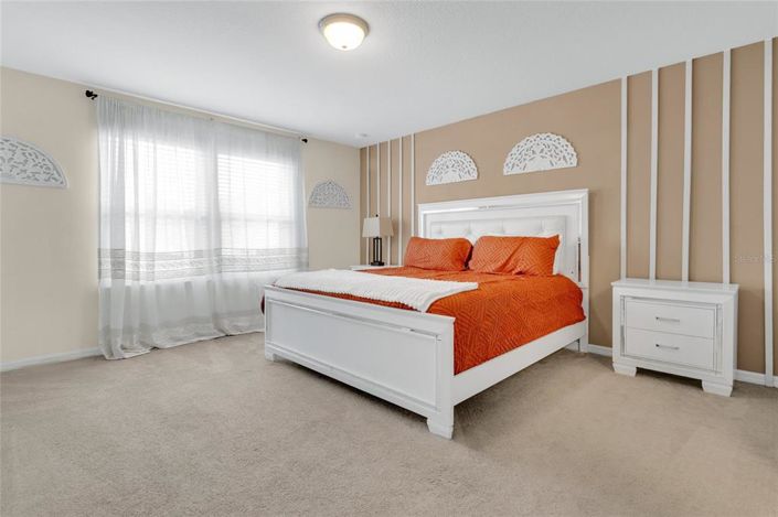 Image No.17-5 Bed Property for sale