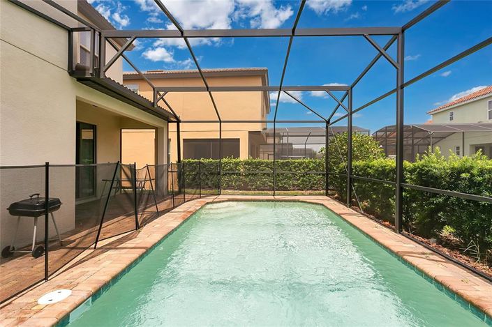 Image No.30-5 Bed Property for sale