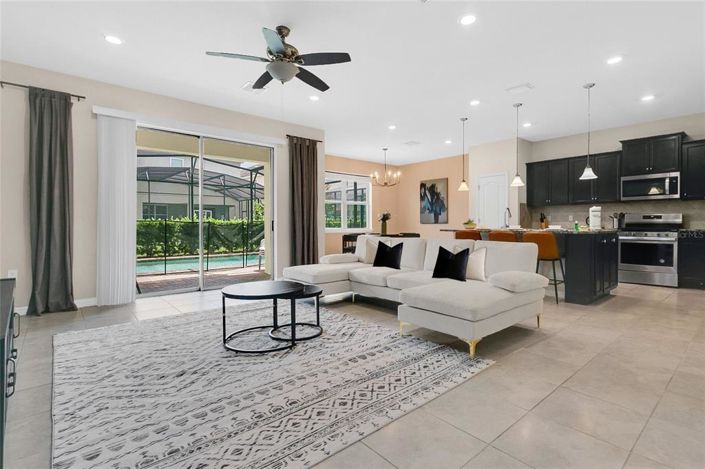 Image No.7-5 Bed Property for sale