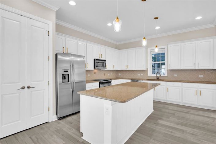 Image No.13-5 Bed Property for sale