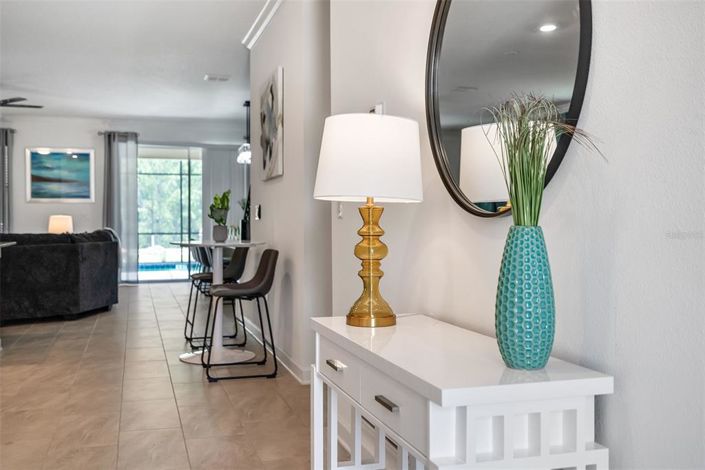 Image No.12-8 Bed Property for sale