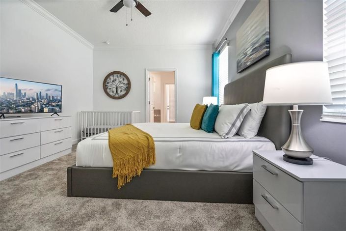 Image No.15-8 Bed Property for sale