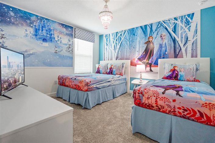 Image No.17-8 Bed Property for sale