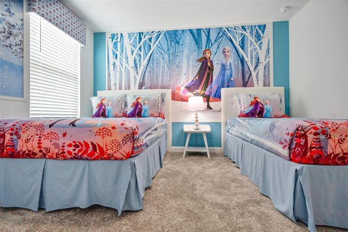 Image No.18-8 Bed Property for sale