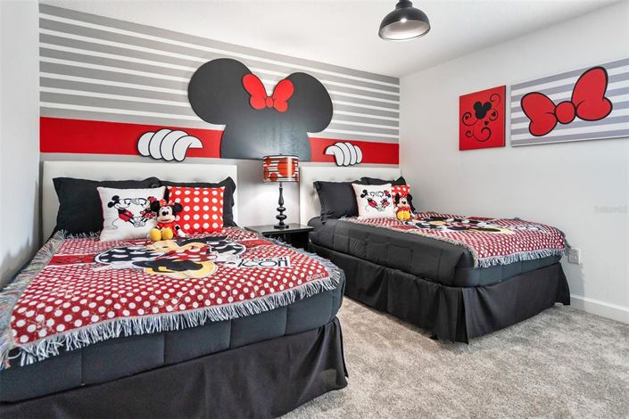 Image No.19-8 Bed Property for sale