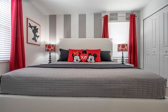 Image No.29-8 Bed Property for sale