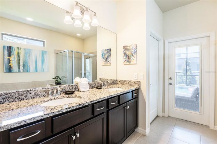 Image No.13-7 Bed Property for sale