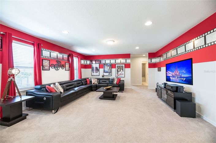 Image No.21-7 Bed Property for sale