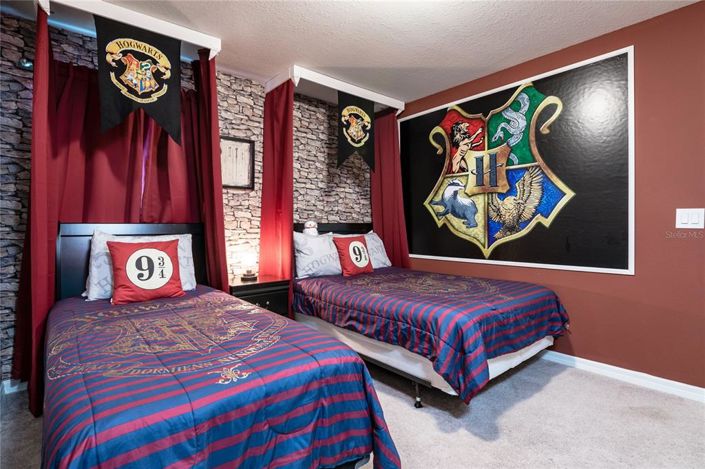 Image No.26-7 Bed Property for sale