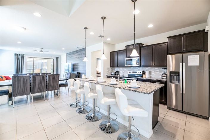 Image No.5-7 Bed Property for sale