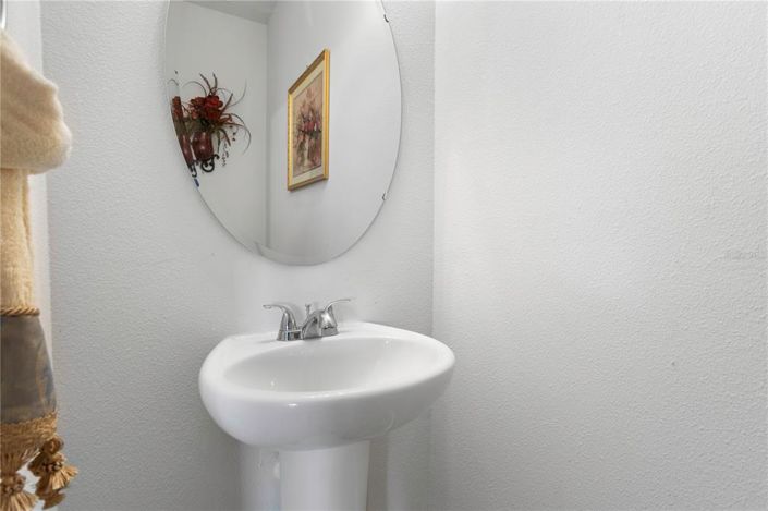 Image No.24-5 Bed Property for sale