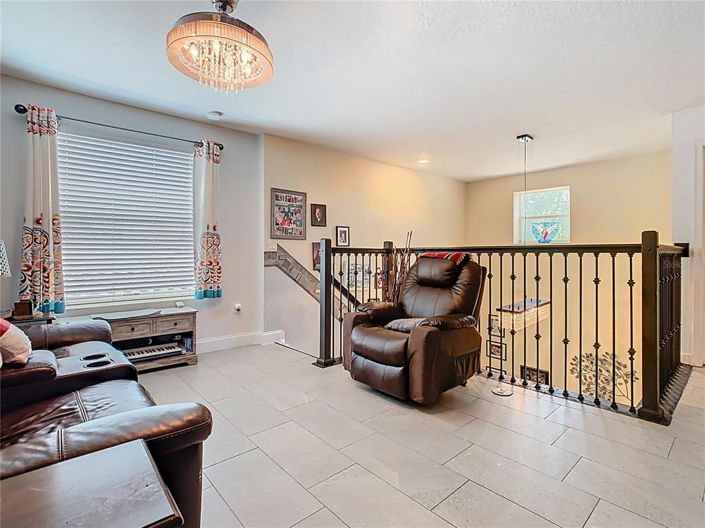 Image No.11-6 Bed Property for sale