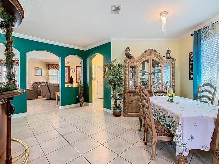 Image No.17-6 Bed Property for sale