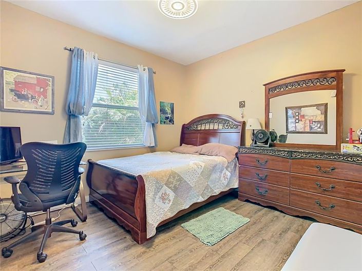 Image No.20-6 Bed Property for sale