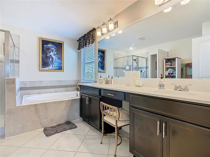 Image No.23-6 Bed Property for sale