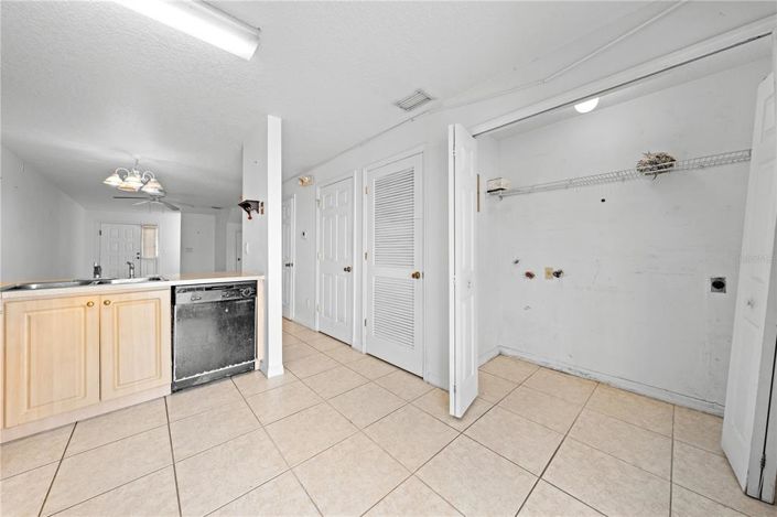 Image No.16-3 Bed Townhouse for sale