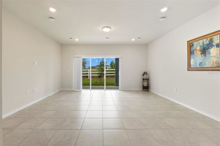 Image No.13-3 Bed Townhouse for sale