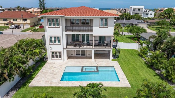 Image No.14-4 Bed Property for sale