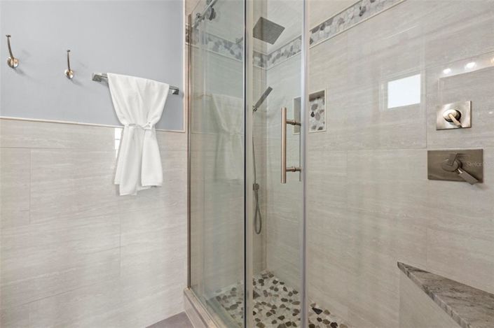 Image No.43-4 Bed Property for sale