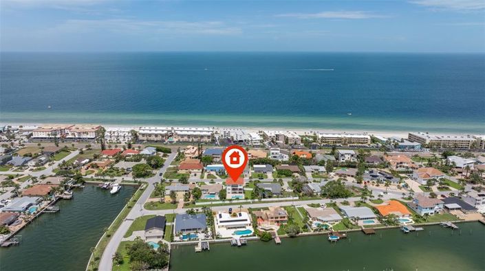 Image No.7-4 Bed Property for sale