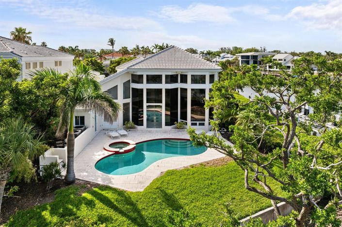 Image No.11-3 Bed Property for sale