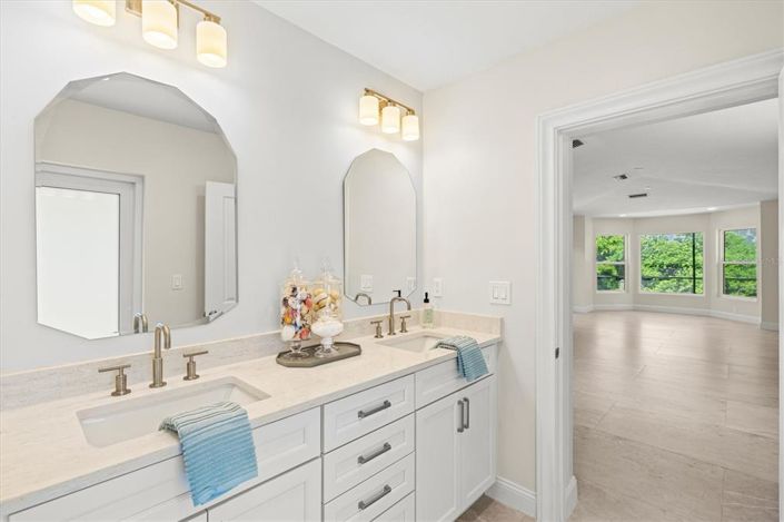 Image No.18-4 Bed Property for sale