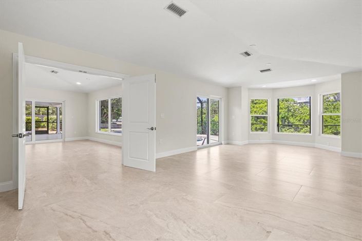 Image No.43-4 Bed Property for sale