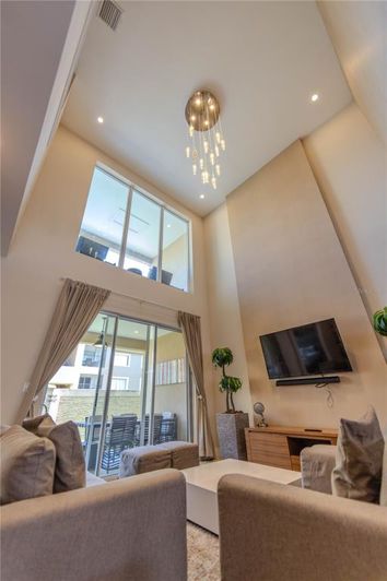 Image No.19-4 Bed Townhouse for sale