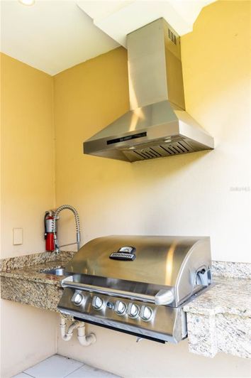 Image No.24-4 Bed Townhouse for sale