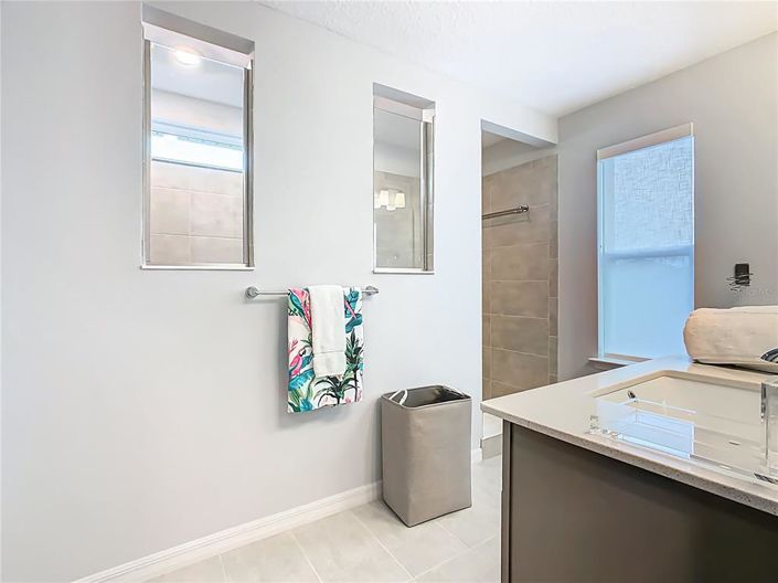 Image No.47-5 Bed Property for sale