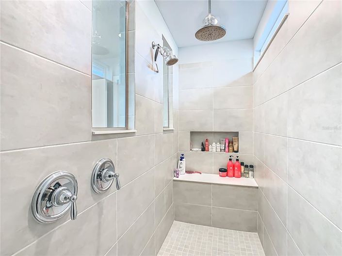 Image No.49-5 Bed Property for sale