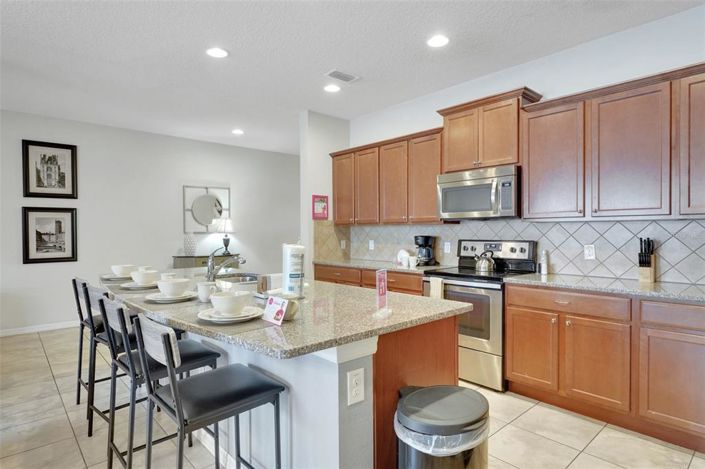 Image No.10-4 Bed Townhouse for sale