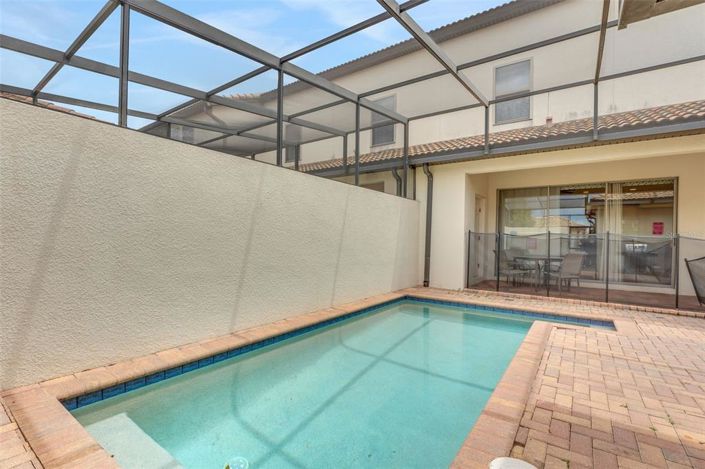 Image No.17-4 Bed Townhouse for sale