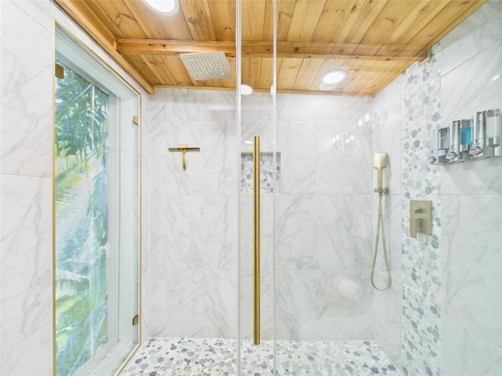 Image No.45-3 Bed Property for sale