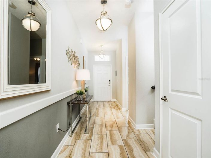 Image No.12-6 Bed Property for sale