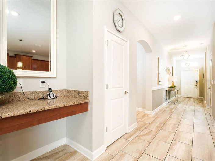 Image No.13-6 Bed Property for sale