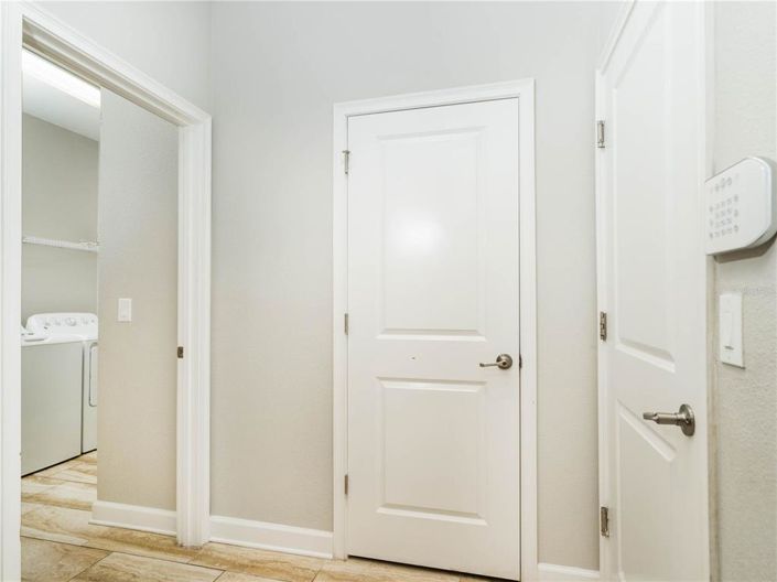 Image No.17-6 Bed Property for sale