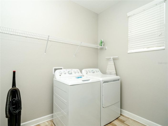 Image No.18-6 Bed Property for sale