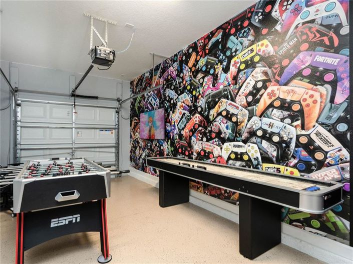 Image No.19-6 Bed Property for sale