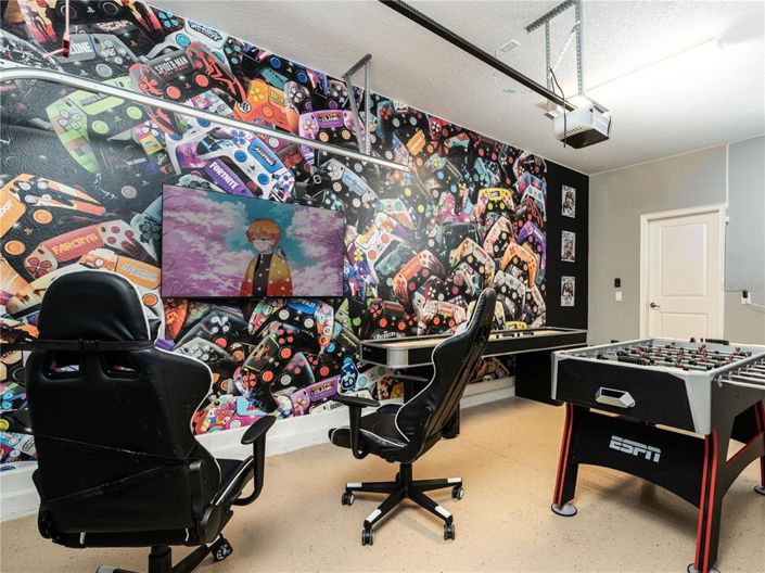 Image No.20-6 Bed Property for sale